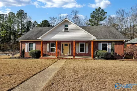 909 Bellemeade St, Hartselle, AL 35640