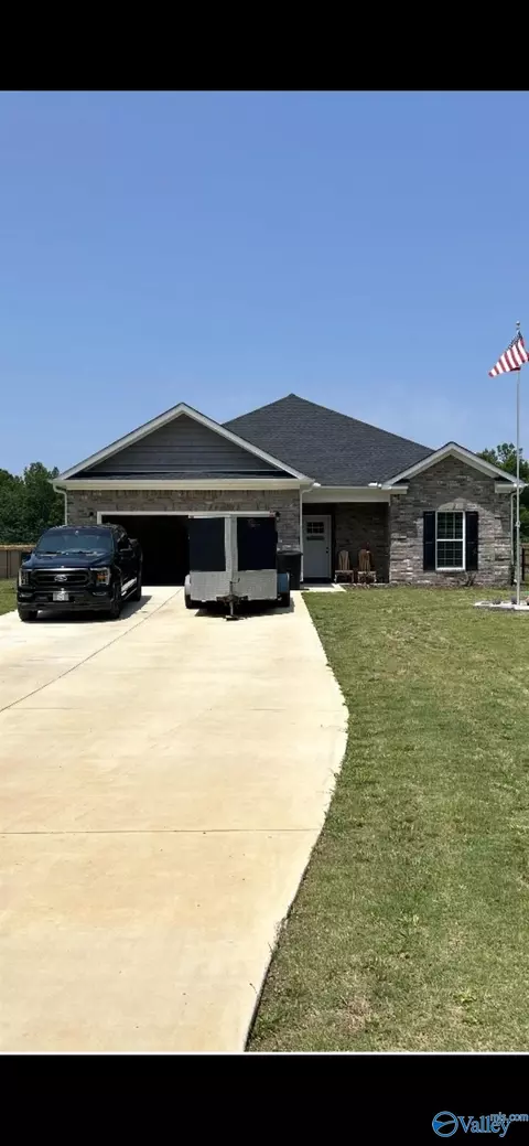 26901 Leslie Ln, Elkmont, AL 35620