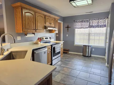 Kitchen - 128 County Road 496, Trinity, AL 35673 photo 2 of 2
