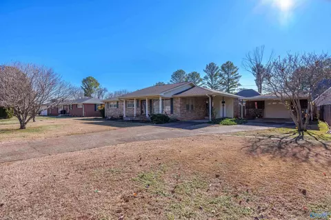 1006 Pasadena Ave, Muscle Shoals, AL 35661
