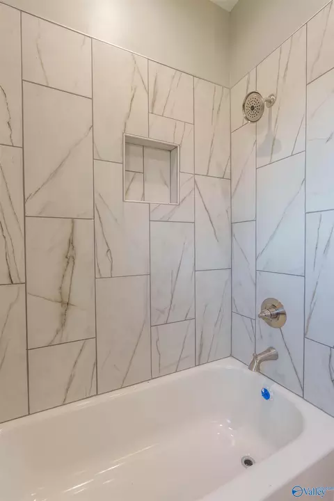 Bath - 687 Oakview Cir, Killen, AL 35645 photo 7 of 8