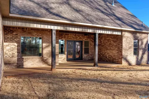 Exterior - 687 Oakview Cir, Killen, AL 35645 photo 4 of 5