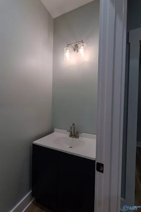 Bath - 687 Oakview Cir, Killen, AL 35645 photo 5 of 8