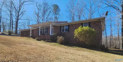 703 Rock Cliff Rd, Hamilton, AL 35570