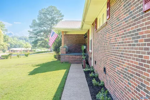 Exterior - 203 Cedar Ln, Killen, AL 35645 photo 3 of 9