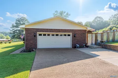 Exterior - 203 Cedar Ln, Killen, AL 35645 photo 4 of 9