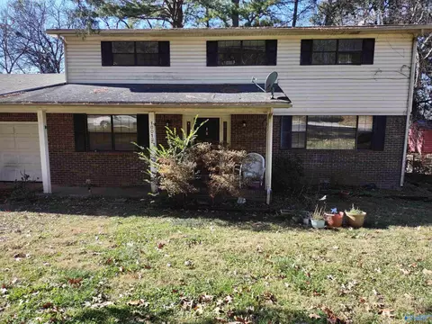10012 Conrad Dr, Huntsville, AL 35803