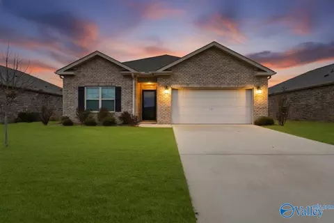 16205 Glenncrest Ln, Harvest, AL 35749