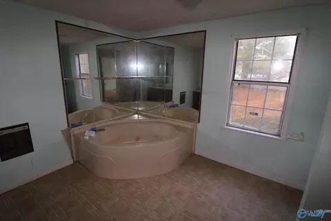1255 Saylor Cir, Arab, AL 35016 photo 9