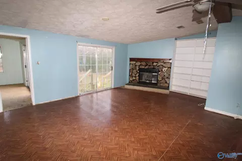 1255 Saylor Cir, Arab, AL 35016 photo 3