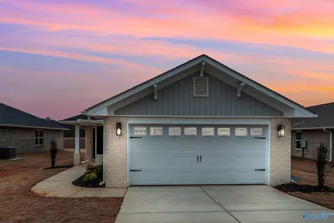 15366 Lapwing Cv, Athens, AL 35611