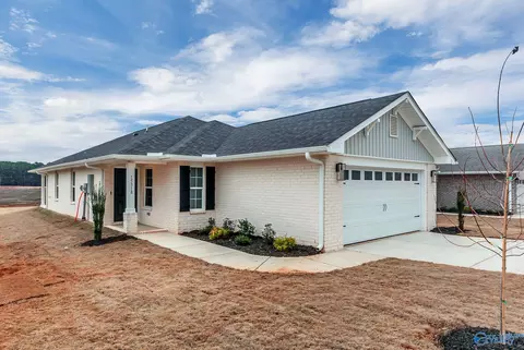 15376 Lapwing Cv, Athens, AL 35611