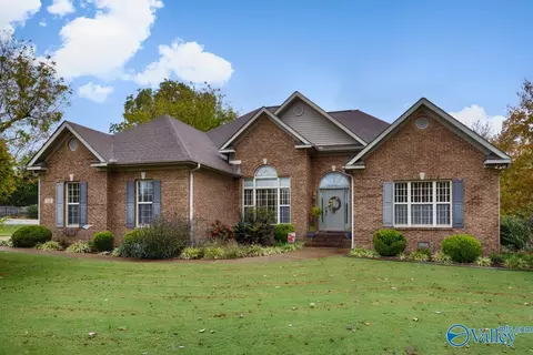 715 S Clinton St, Athens, AL 35611