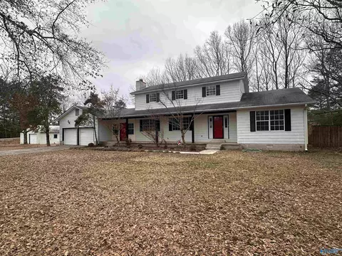 14 Old Vaughn Bridge Rd, Hartselle, AL 35640