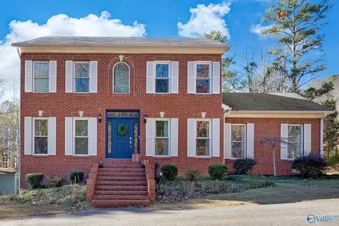 500 Oak Trl, Hartselle, AL 35640