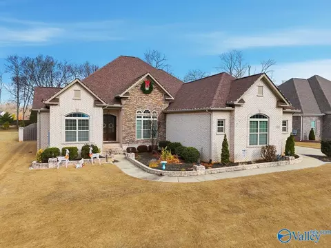 121 Phillipsridge Dr, Huntsville, AL 35811