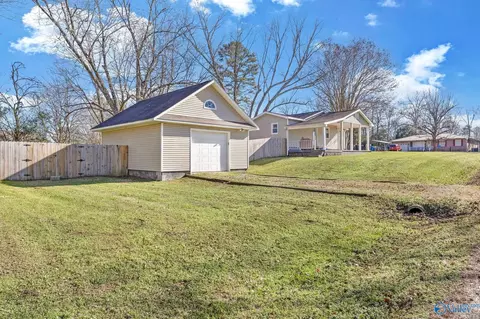 152 6th St, Grant, AL 35747 photo 4