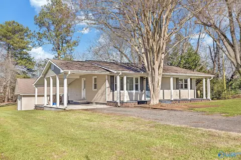 152 6th St, Grant, AL 35747 photo 1