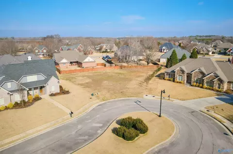 2704 Harley Cir, Decatur, AL 35603