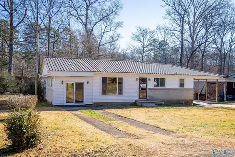 207 Bingham St, Scottsboro, AL 35768