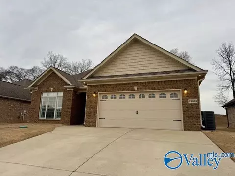 29073 Stonehenge Dr, Toney, AL 35773