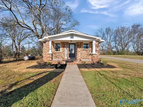 749 NW Sykes St, Decatur, AL 35601