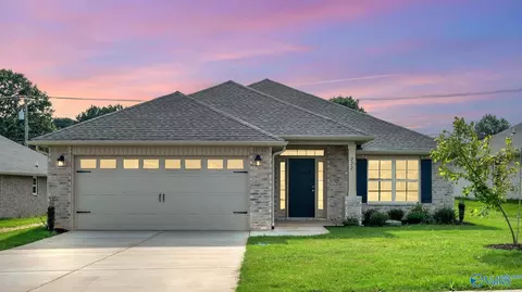 266 Poppy Trl, Meridianville, AL 35759