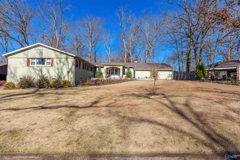 126 Patsy Dr, Florence, AL 35633