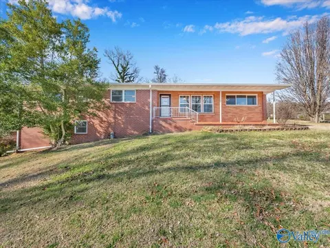 2212 Alabama Ave, Fort Payne, AL 35967