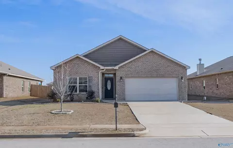 16008 Glenncrest Ln, Harvest, AL 35749
