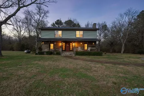 5976 County Road 33, Hollywood, AL 35752