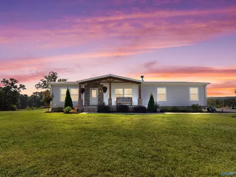 1512 Hamby Rd, Boaz, AL 35957