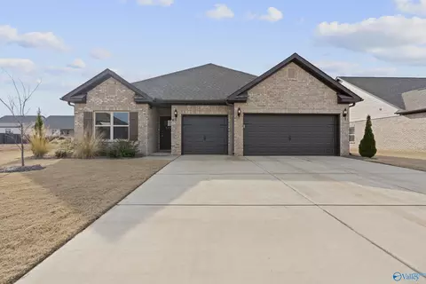 114 Headen Ln, Huntsville, AL 35811