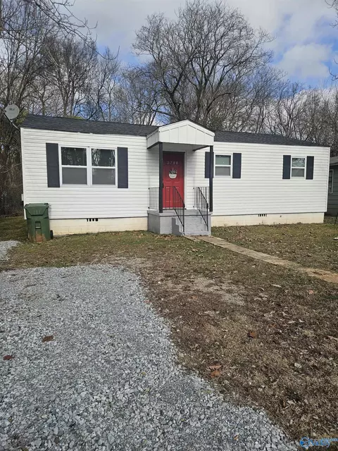 2708 NW Cave Ave, Huntsville, AL 35810