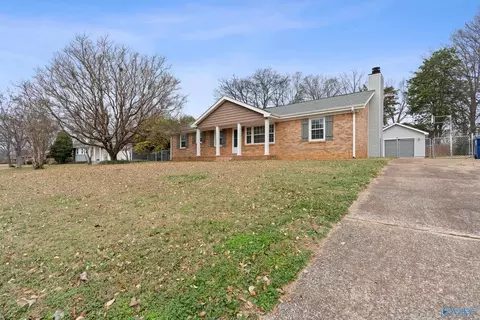 2108 Southpark Blvd, Huntsville, AL 35803