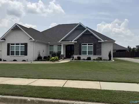 14847 Commonwealth Dr, Athens, AL 35613