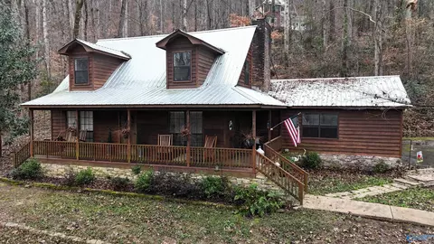 3413 Wyeth Dr, Guntersville, AL 35976