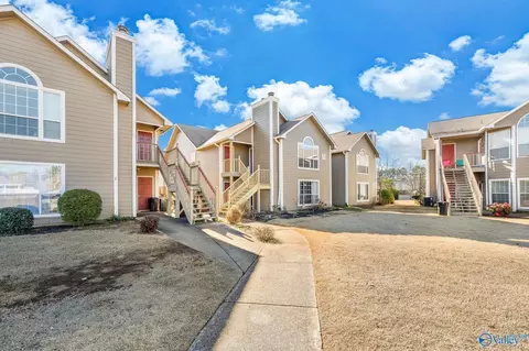 261 Waters Edge Ln, Madison, AL 35758