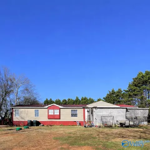 747 Walker Ln, New Market, AL 35761