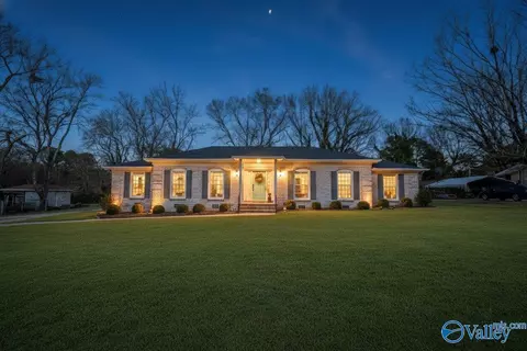 106 Collier Dr, Albertville, AL 35951