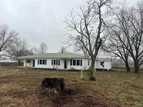 4544 County Road 44, Section, AL 35771