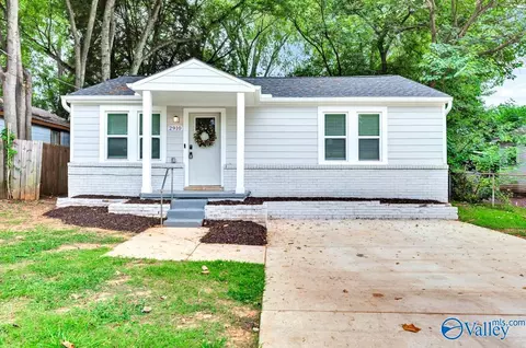 2910 NW Wilson Dr, Huntsville, AL 35816