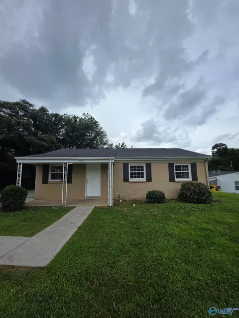 3831 Crane Dr, Huntsville, AL 35811