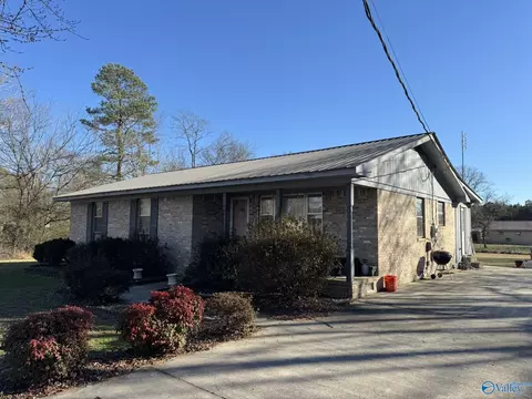 51 Poplar Dr, Rainsville, AL 35986