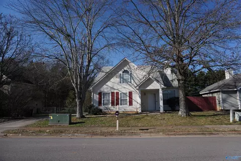 398 River Bend Dr, Huntsville, AL 35824