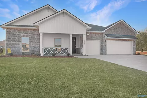 22601 Donahue Rd, Athens, AL 35613