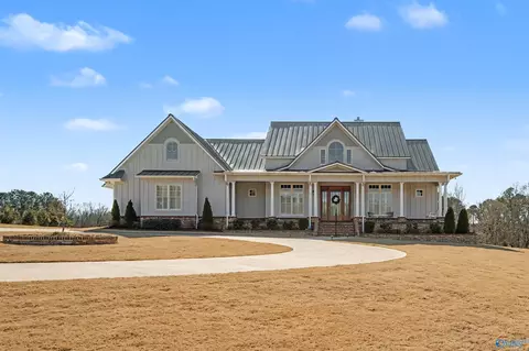 255 Worthington Ln, Guntersville, AL 35976