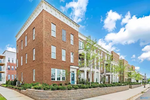 124 Saint Louis St, Madison, AL 35758