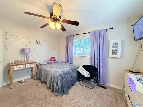 Bedroom - 1707 Old Cullman Rd, Arab, AL 35016 photo 3 of 6