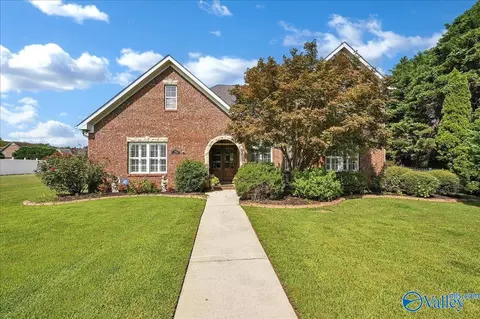 901 Parkside Ct, Decatur, AL 35601